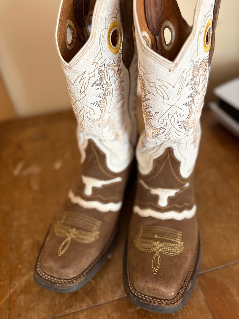 El General Brown Leather Cowboy Boots with White Trim